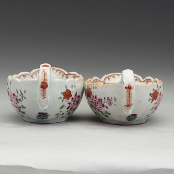 A pair of export porcelain famille rose sauce boats, Qing dynasty, Qianlong (1736-1795).