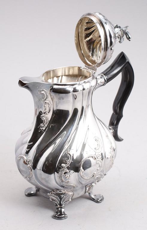 KAFFEKANNA, silver, CG Hallberg, 1957. Vikt ca 767 gram.