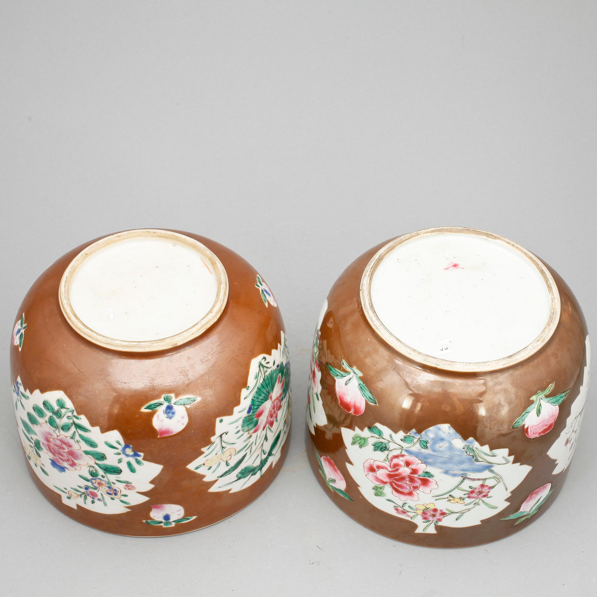 YTTERFODER, ett par snarlika, porslin, Kina, Qing dynastin, Qianlong (1735-1796).