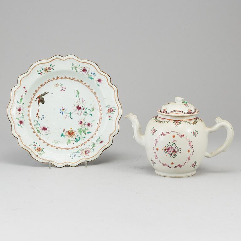 A famille rose teapot with cover and a dish, Qing dynasty, Qianlong (1736-95).