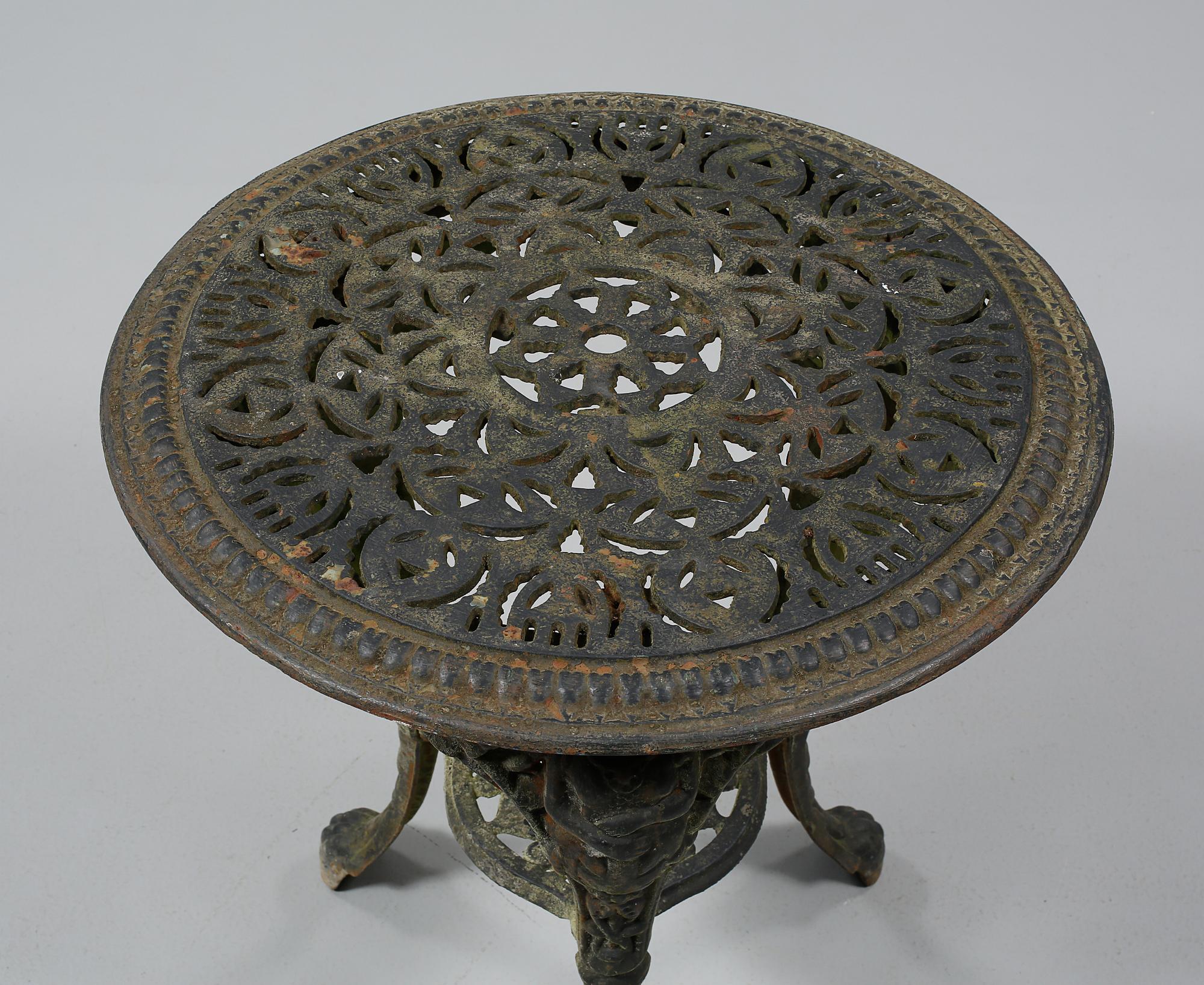 TRÄDGÅRDSBORD, gjutjärn, 1900-tal.