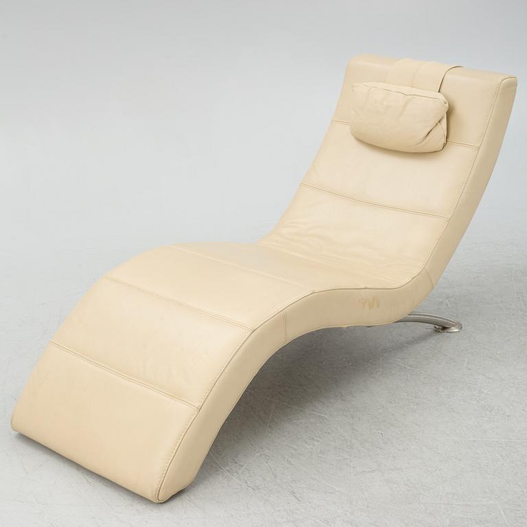 A reclininger, Neiser, contemporary.