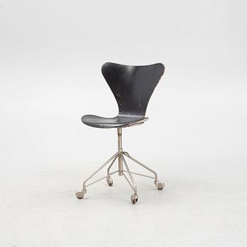 Arne Jacobsen, skrivbordsstol, "Sjuan", Fritz Hansen, Danmark, 1950/60-tal.