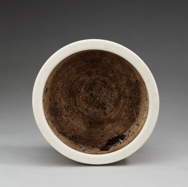A blanc de Chine tripod censer, Qing dynasty, Kangxi (1662-1722).