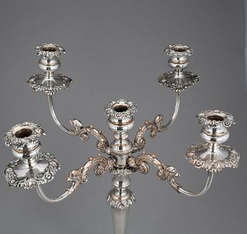 KANDELABRAR, 2 st, pläter, England, 1800-talets första kvartal.
