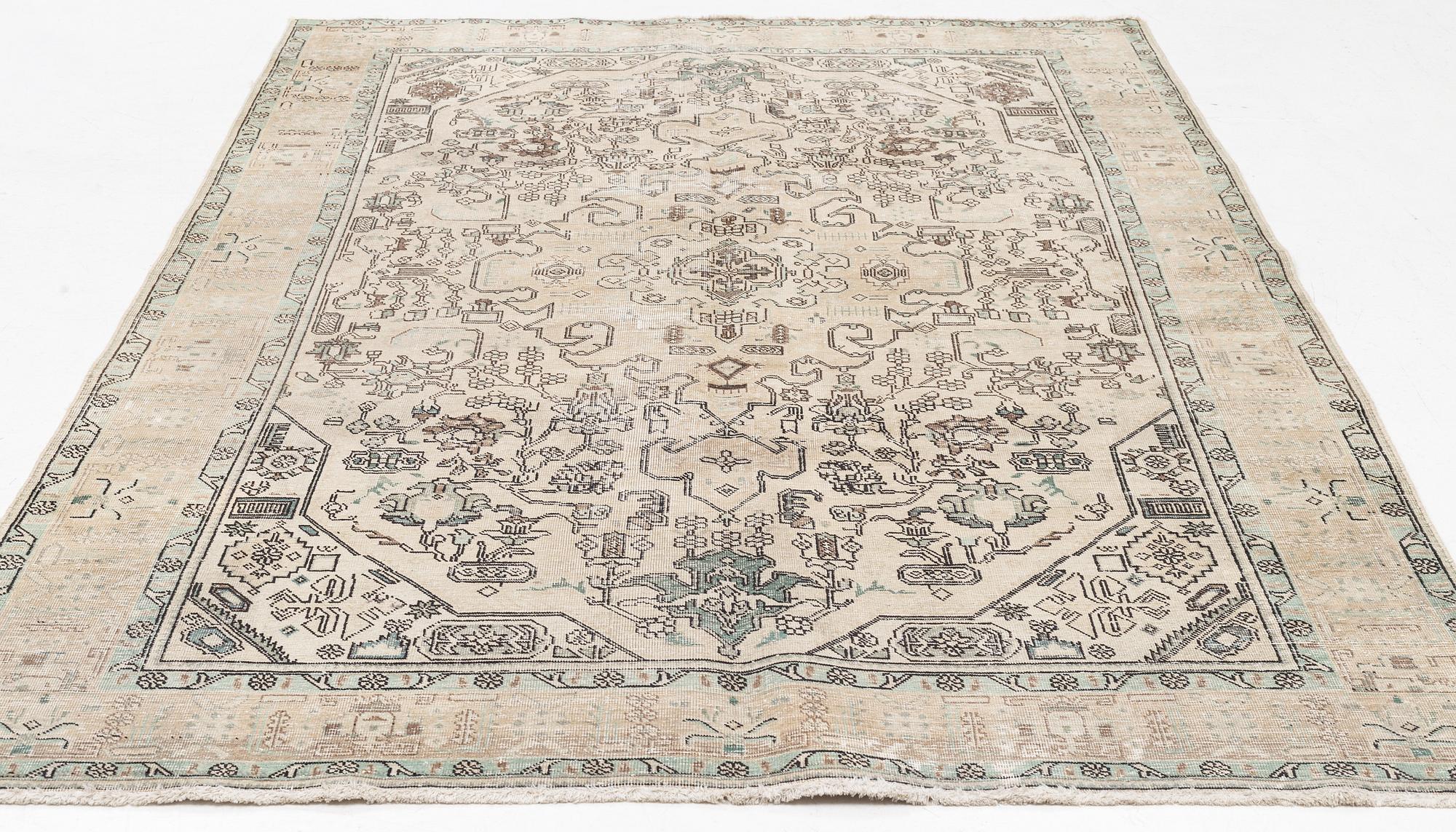 Matta, orientalisk, vintage design, ca 290 x 200 cm.