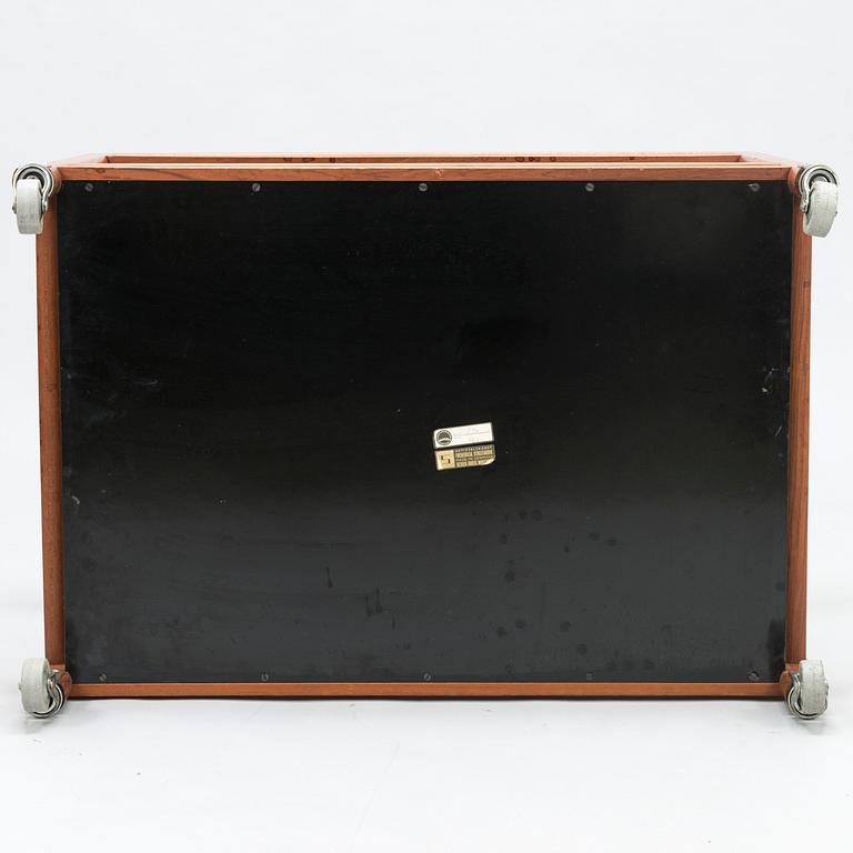 BØRGE MOGENSEN, TROLLEY. Model 5370. Fredericia Stolefabrik, Denmark.