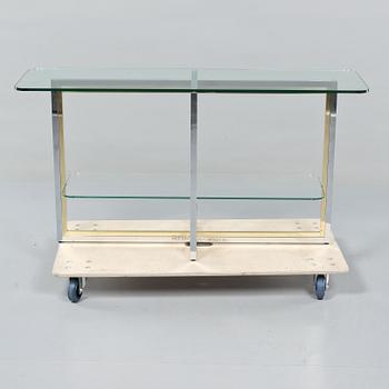 SIDEBOARD. 1900-talets fjärde kvartal.