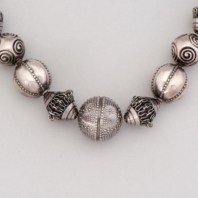 HALSSMYCKE, "Halikon Kääty", silver. Kalevala Koru 1973.