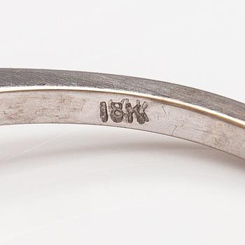 An 18K white god ring with diamonds ca. 0.87 ct in total. ITD, Espoo.