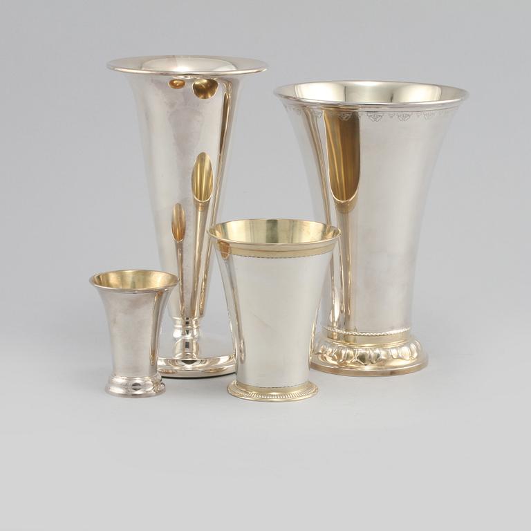 PARTI SILVER, 4 delar, 1900-talets andra hälft, vikt 186 (exklusive vasen).