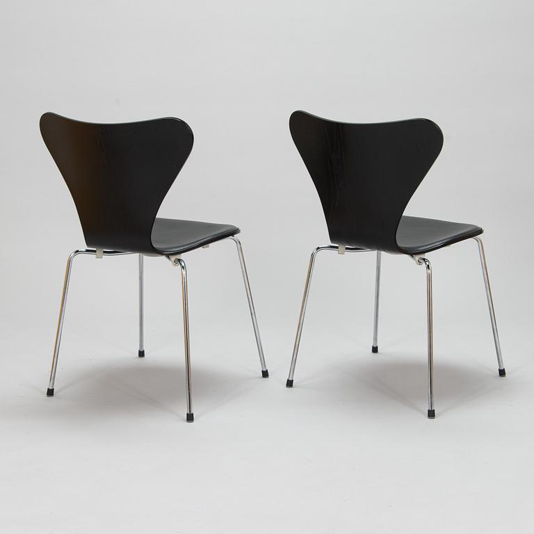 Arne Jacobsen, tuoleja, 5 kpl, "Sjuan", Fritz Hansen, Tanska.