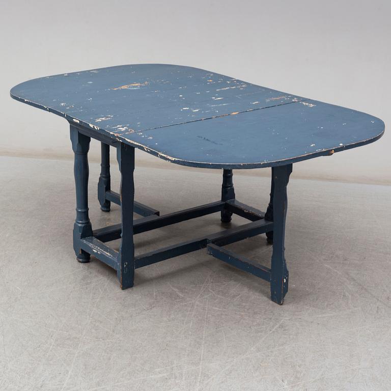 A Swedish late 18th or early 19th century gateleg table.