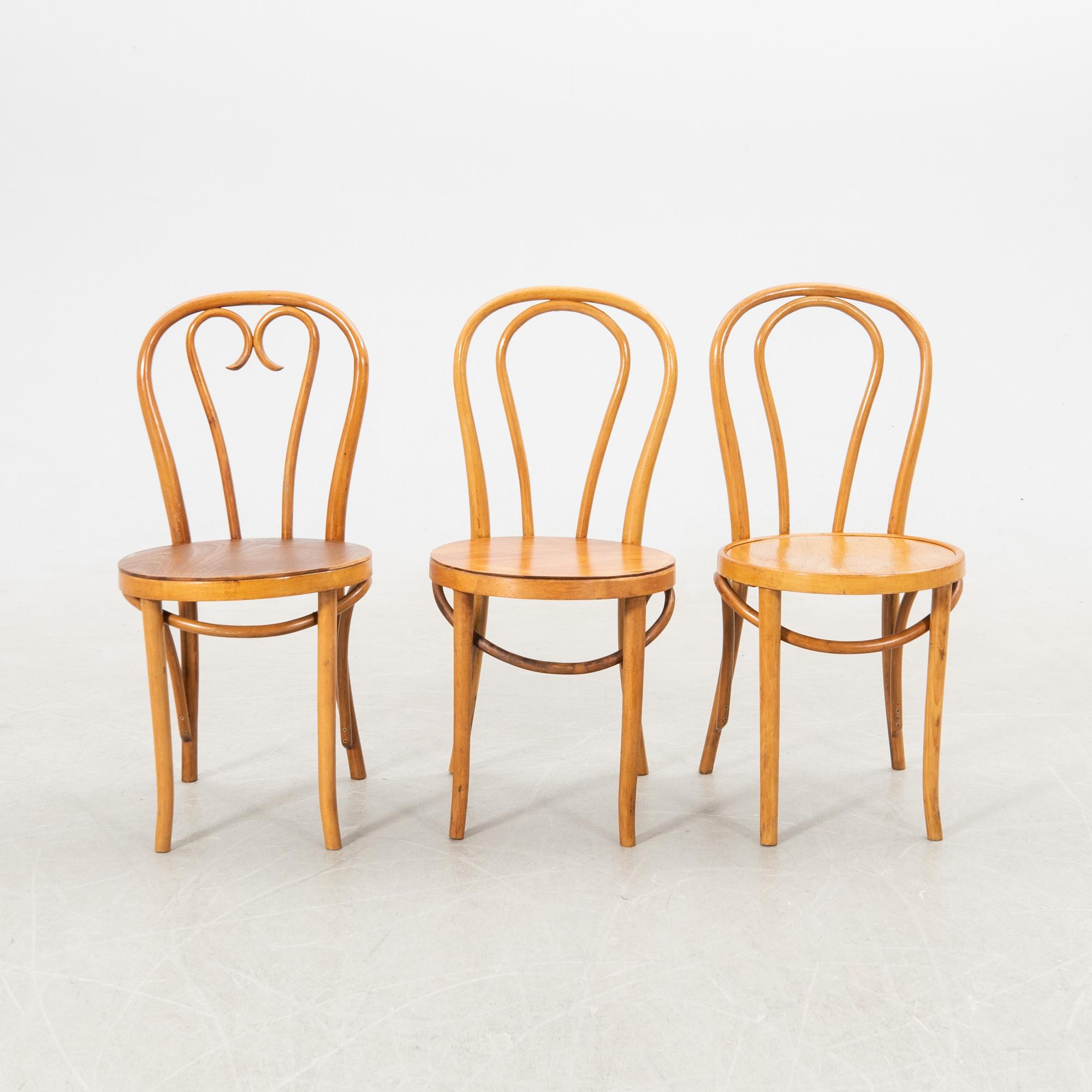 Stolar 6 st snarlika 1900-talets första hälft.