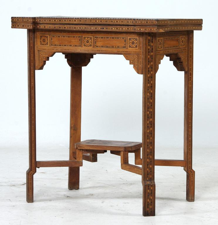 SPELBORD, orientaliskt, 1800/1900-tal.