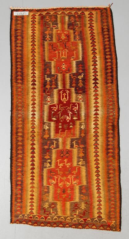MATTA, Kelim. Ca 145 x 296 cm.