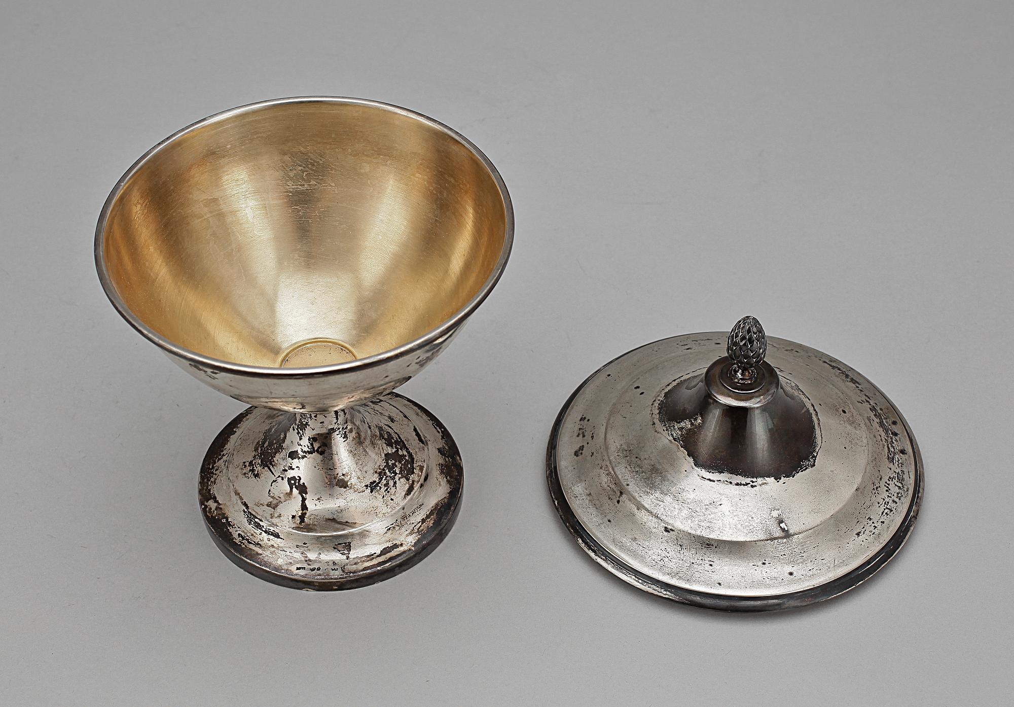 SKÅL med LOCK, silver, GAB, Stockholm, 1921. Tot vikt ca 344g.