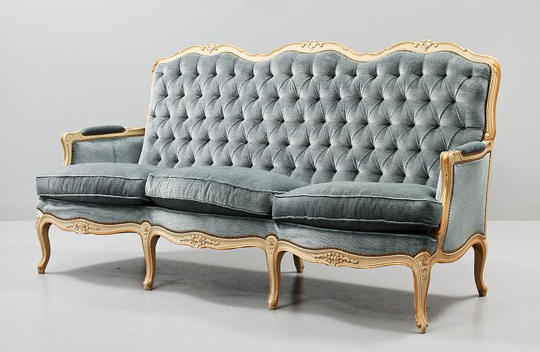 SOFFA samt FÅTÖLJ, rokokostil, 1900-talets andra hälft.