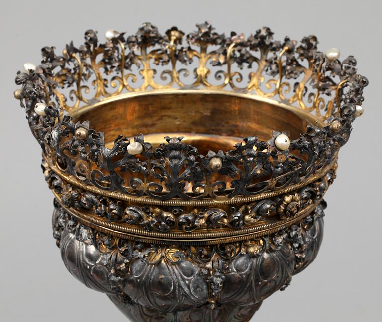 PRAKTPOKAL, vitmetall, barockstil, 1800-talets andra hälft.