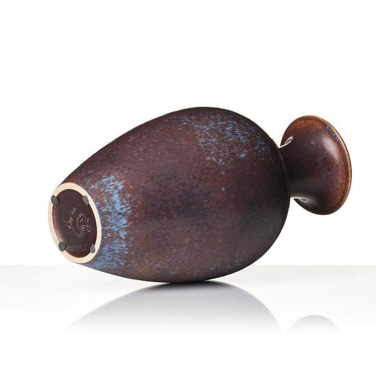 Gunnar Nylund, a stoneware vase, Rörstrand, model AKT, 1950s-60s.