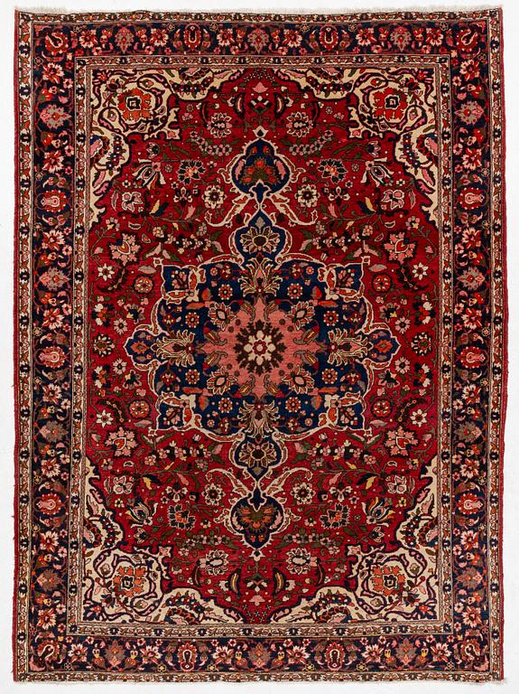 Rug, Bakhtiari, approx. 393 x 290 cm.