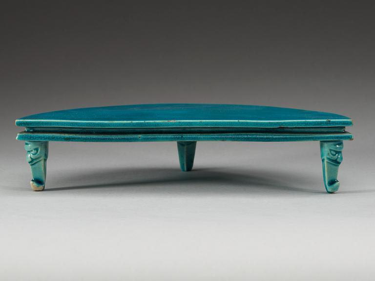 A turquoise glazed half moon shaped stand, Qing dynasty, Kangxi (1662-1722).