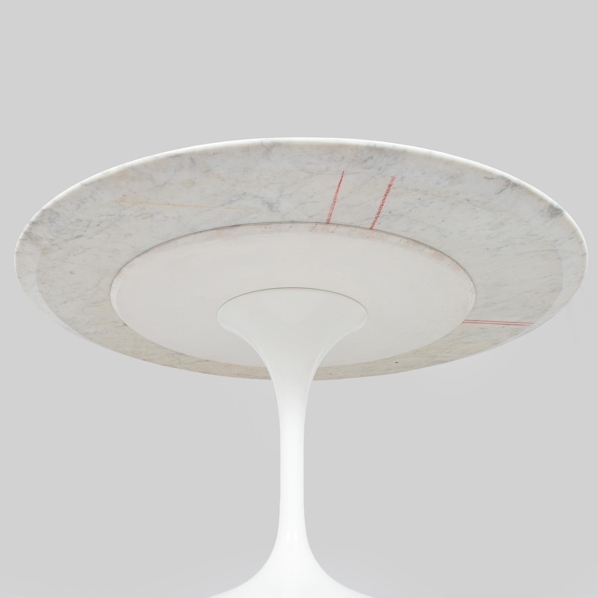 Eero Saarinen, A 'Tulip' furniture set, table with eight chairs, Knoll International, 1970s.