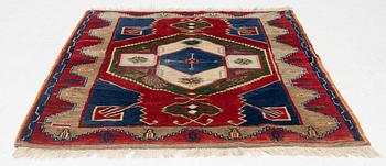 An antique Anatol rug, c. 170 x 134 cm.
