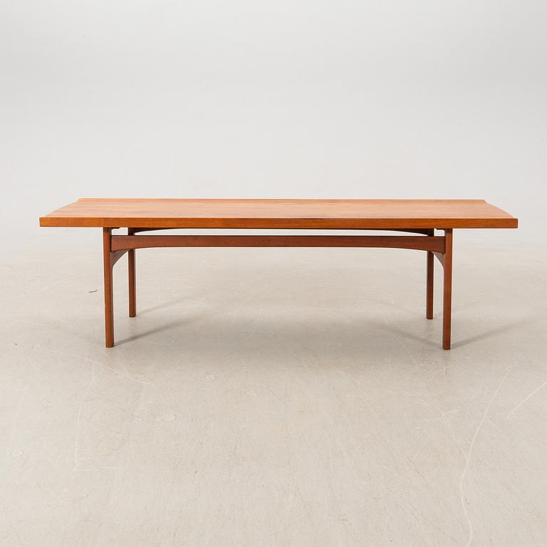Tove and Edvard Kindt Larsen, coffee table, Seffle Möbelfabrik, 1960s.