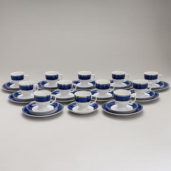 SIGVARD BERNADOTTE, RUOKA-ASTIASTO, 76 osaa, posliinia, "Christineholm".