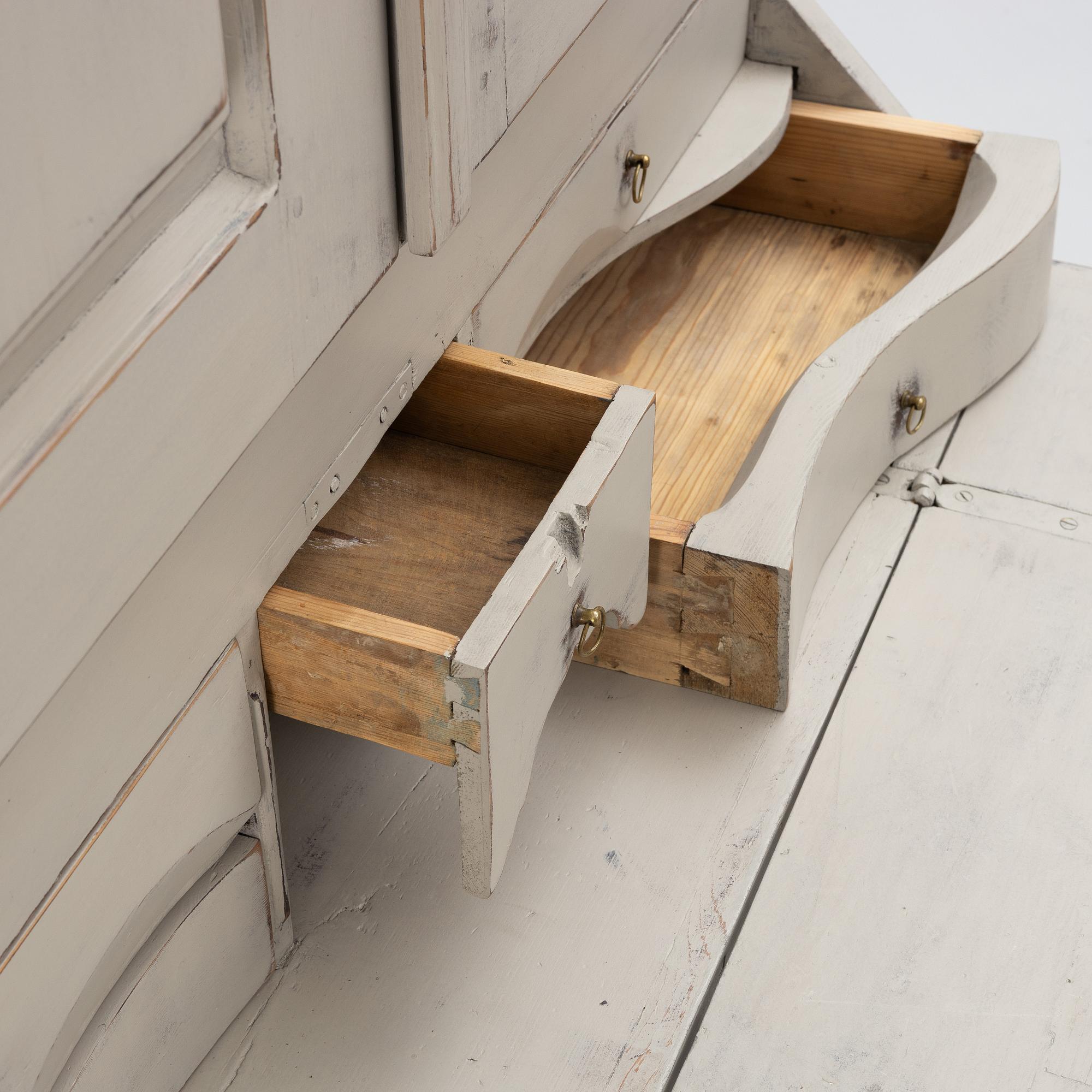 Cabinet, 19th century.