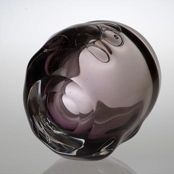 A Bengt Edenfalk 'Talatta' glass vase, Skruf 1960.