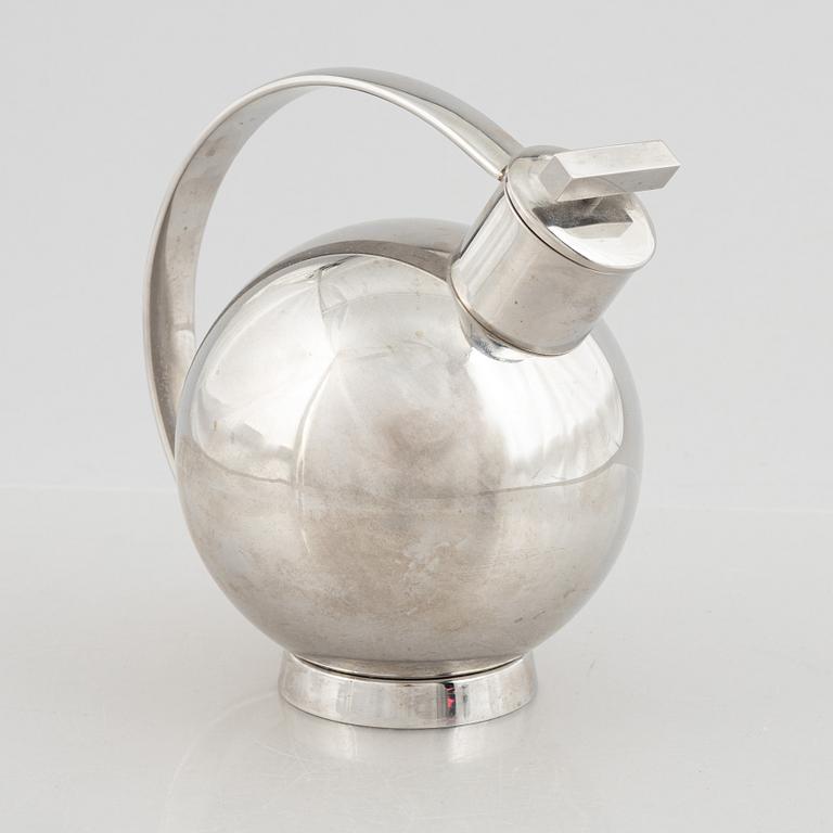 Vinkylare på ställ samt cocktailkanna, Alessi, Italien.