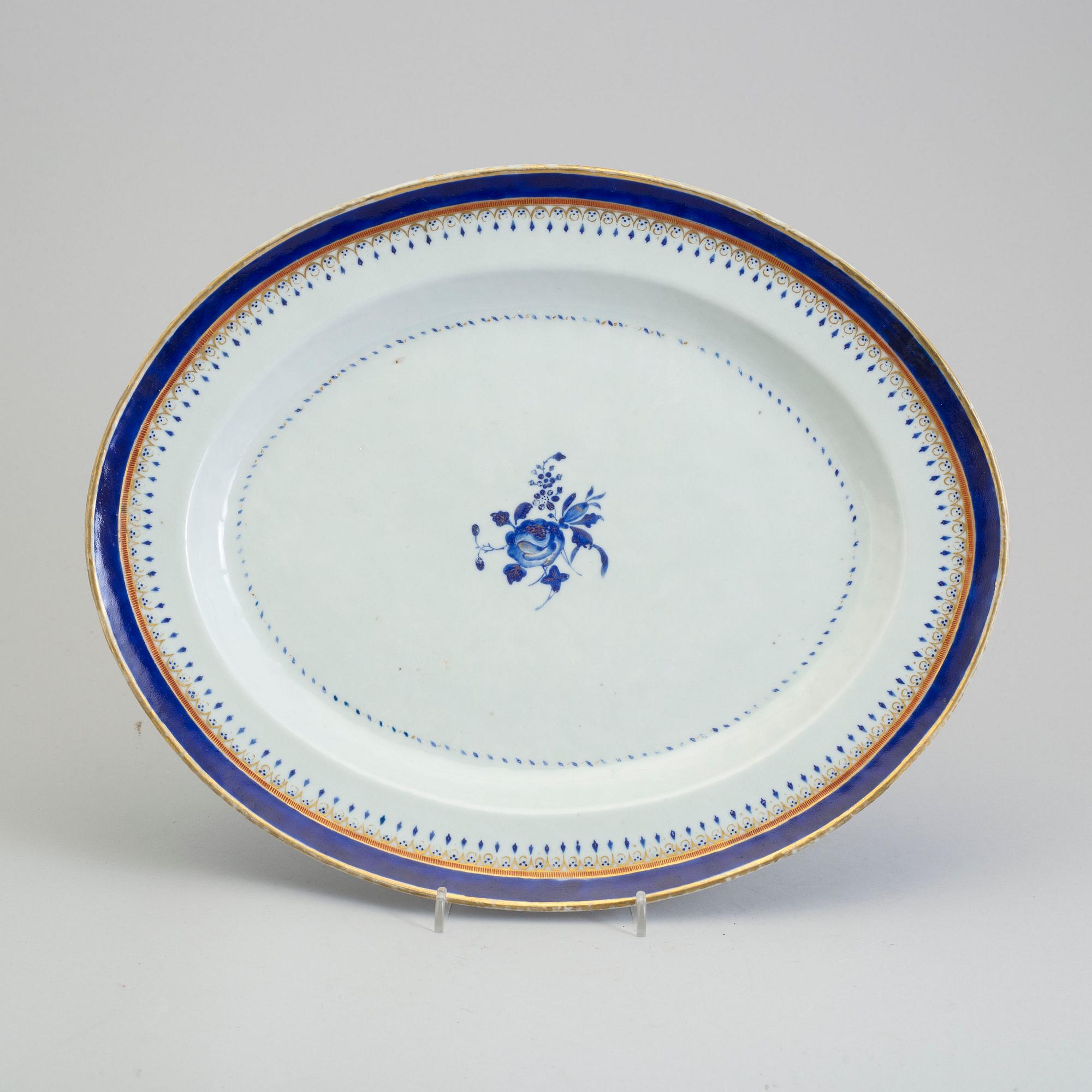 An underglaze blue and white and gilt platter, Qing dynasty, Jiaqing (1796-1820).