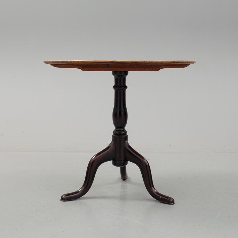 FÄLLBORD, av Jacob Sjölin (mästare i Köping och Kungsör 1767-1785).