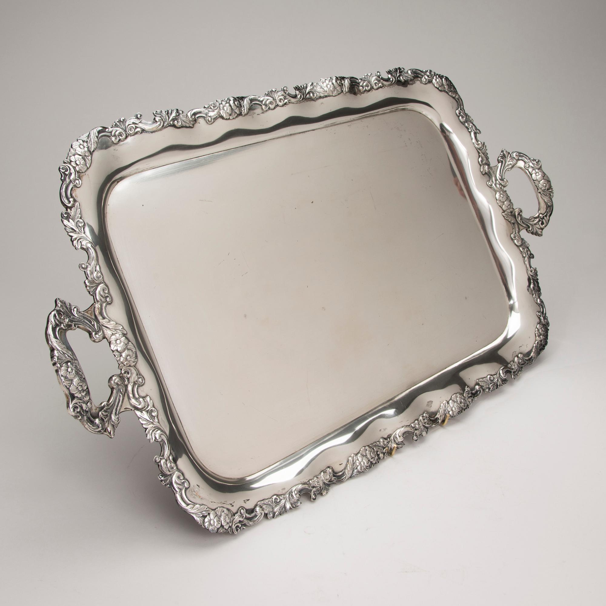BRICKA, silver, Tillander, Helsingfors 1939. Vikt 3,1 kg.