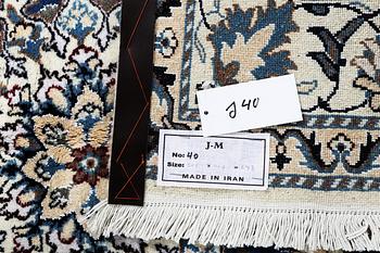 Matta, Nain, part silk, 9 LAA, ca 203 x 147 cm.