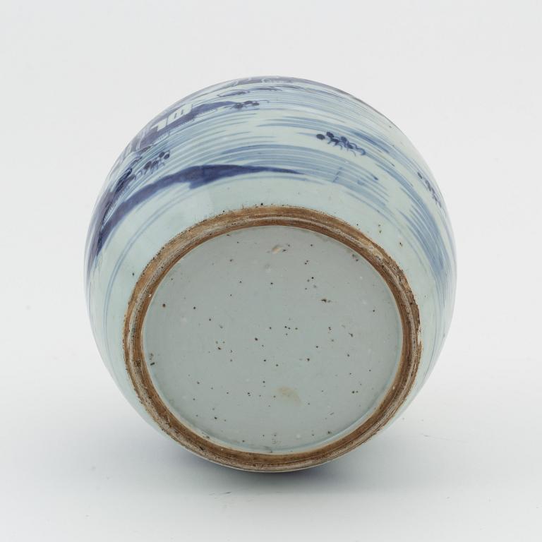 A Chinese blue and white jar, Qing dynasty, 19h Century.