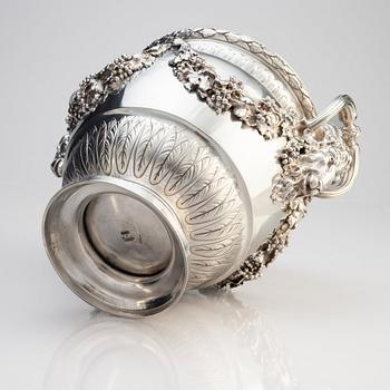 A very fine silver Wine cooler, workmaster Konstantin Linke, C.E. Bolin, Moscow 1893.