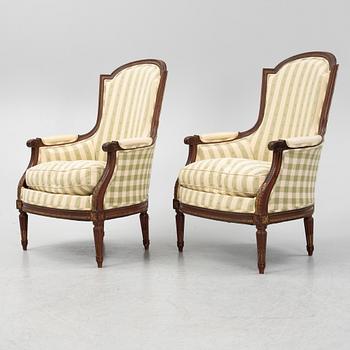 Bergère fåtöljer, ett par, Louis XV-stil.