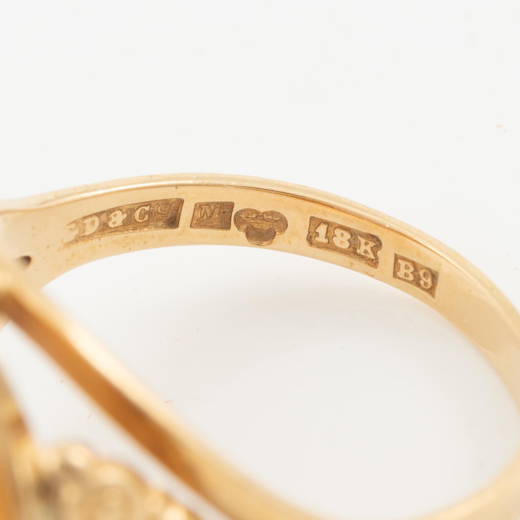 Ring, 18K gold with cabochon-cut amethyst.
