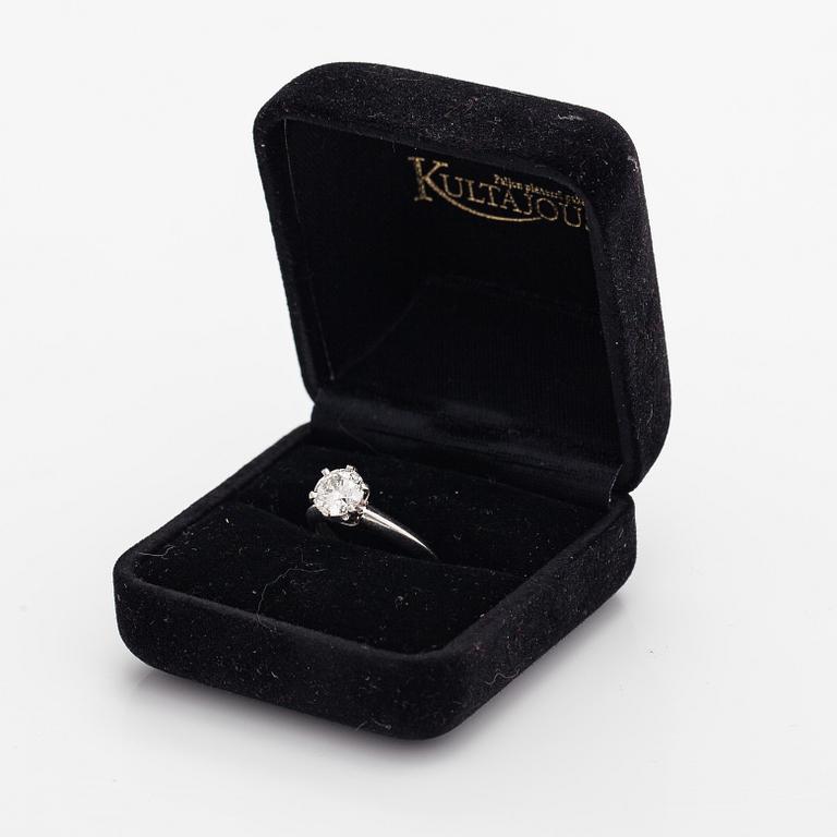 Tiffany & Co, Ring, platina och diamant ca 1.08 ct. Märkt Tiffany & Co, 18974568.