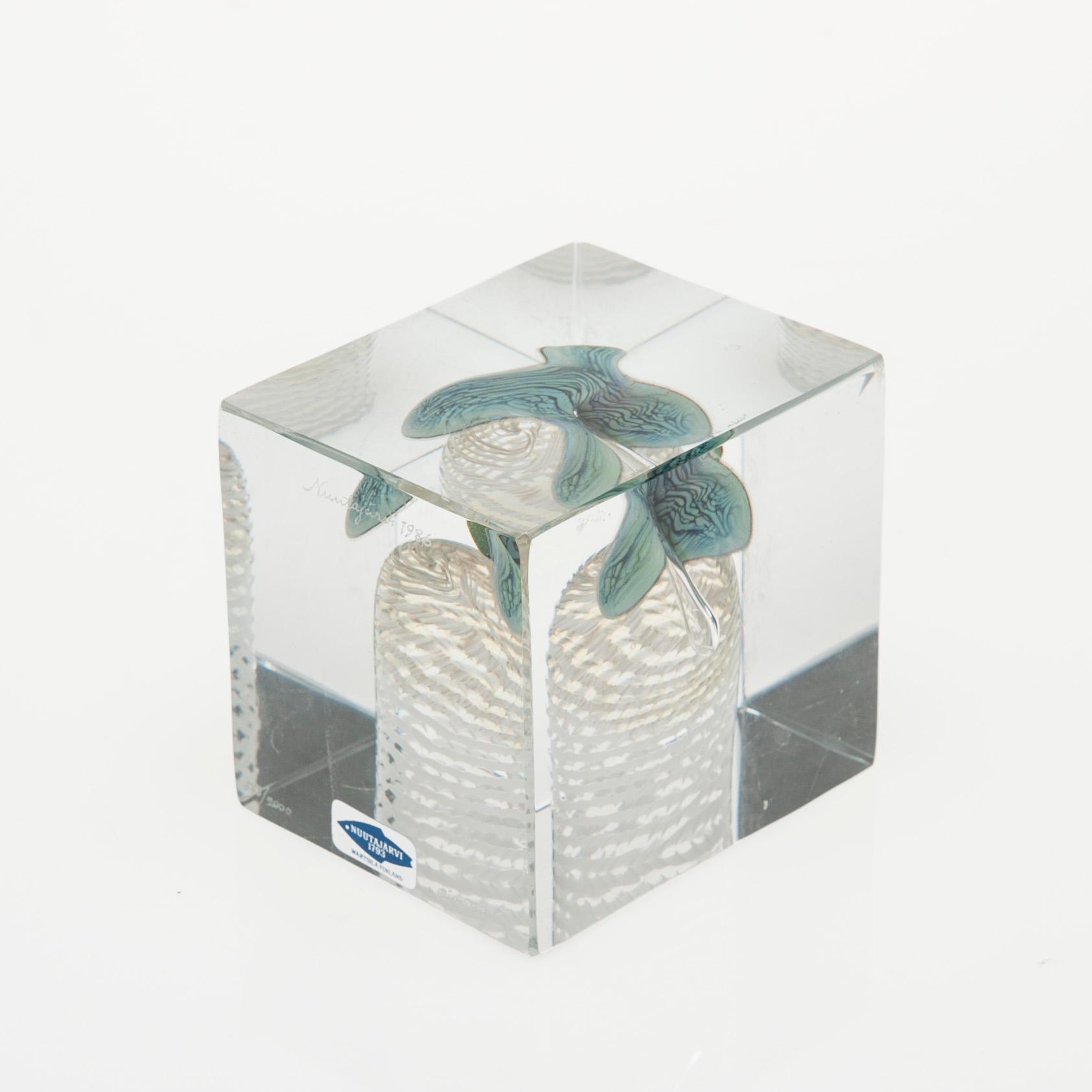 ÅRSKUB, glas, signerad Oiva Toikka, Nuutajärvi 1986, 568/2000.