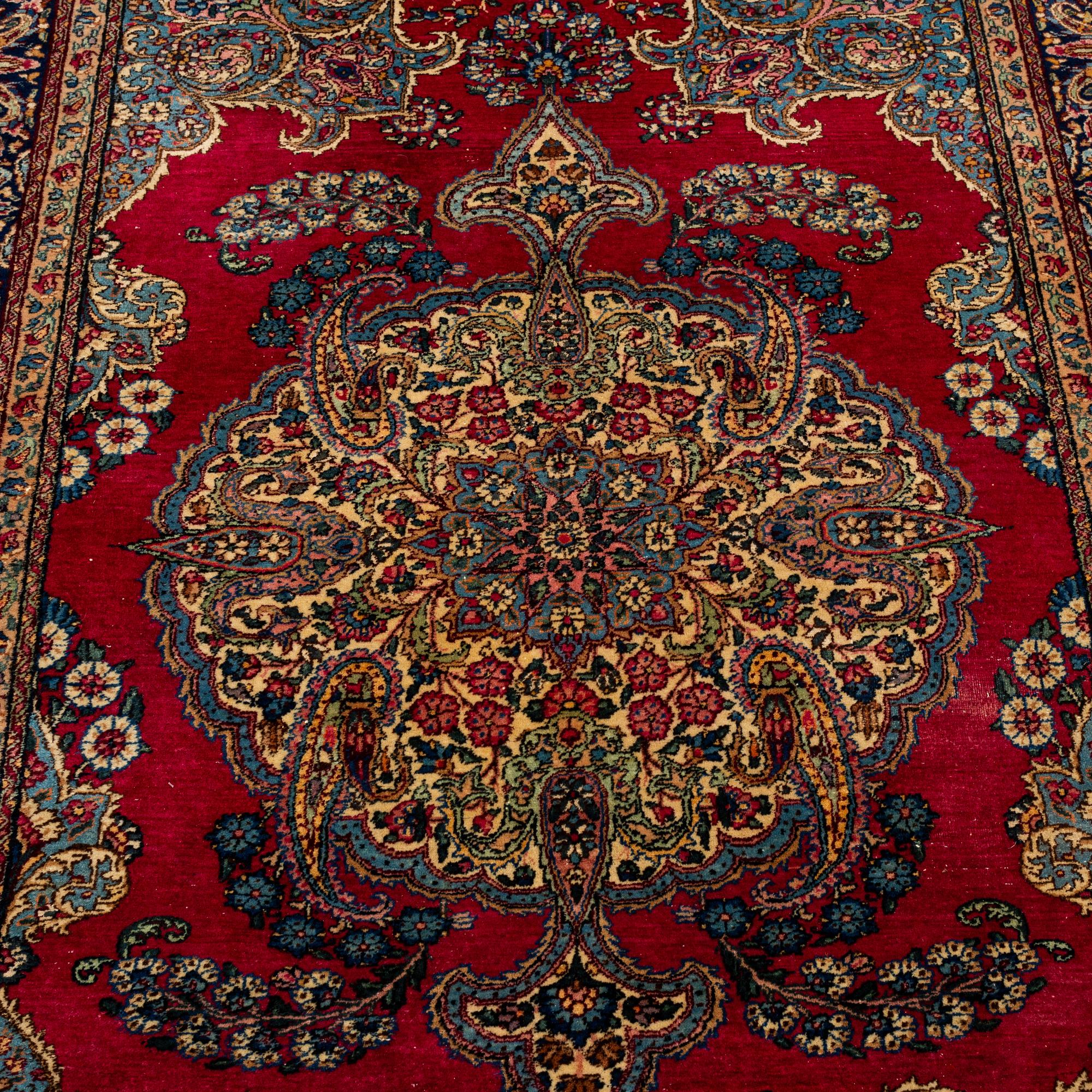 MATTO, a semi-antique Kerman, ca 220,5 x 139,5-142,5 cm.
