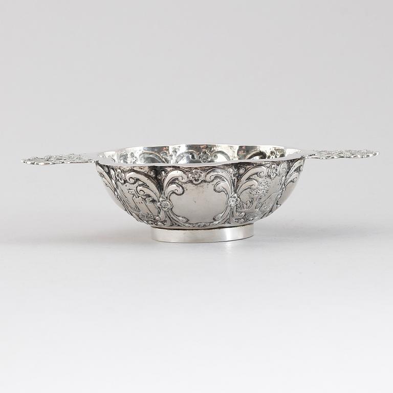 KÅSA, silver, barockstil, Nederländerna, omkring år 1900.