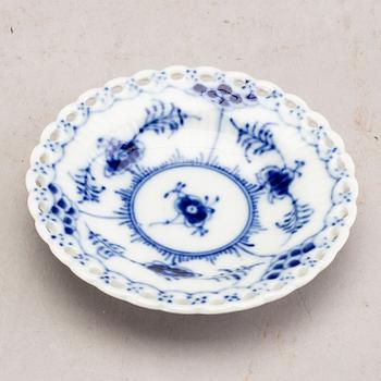 A TEA- AND COFFEESET MUSELMALET ROYAL COPENHAGEN 42 PCS.