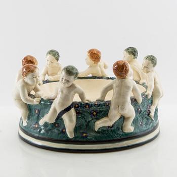 Wilhelm Süss jardinière for Karlsruhe State Majolica Manufactory AG, first half of the 20th century.