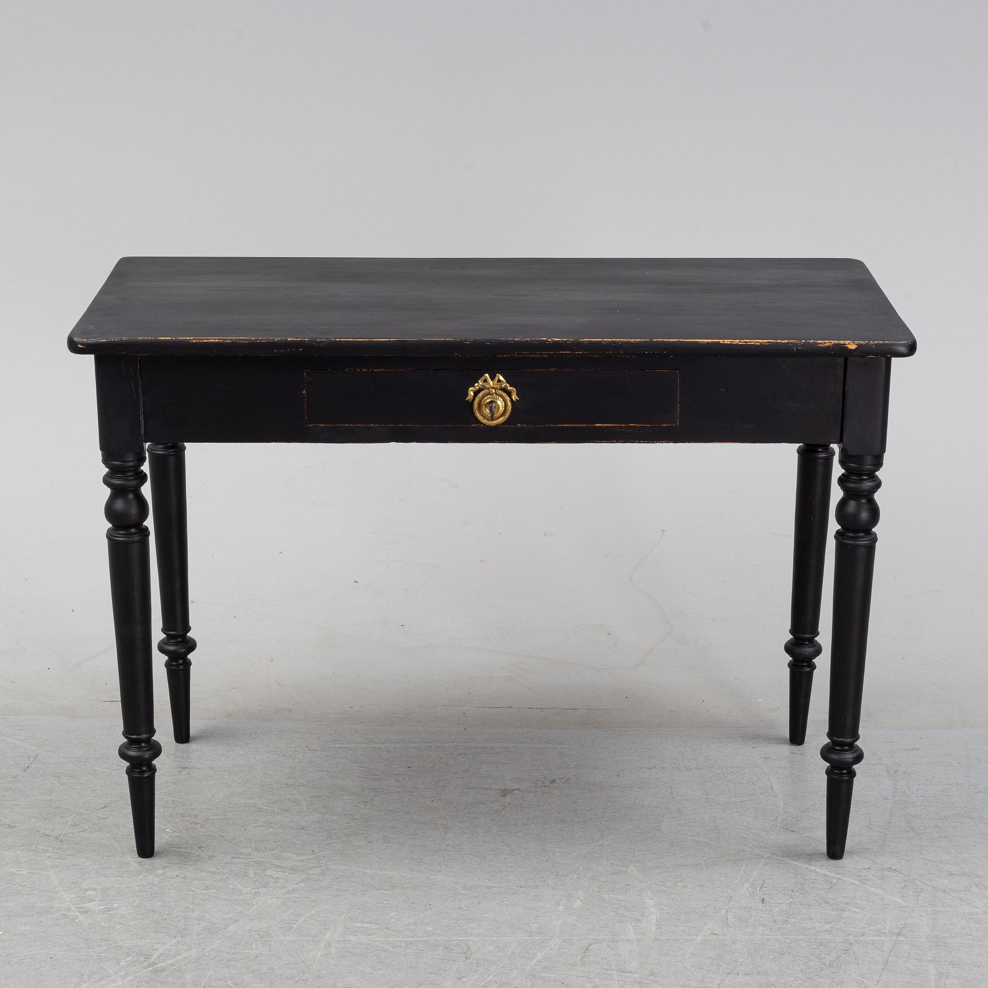 A painted writing desk, end of the 19th Century.