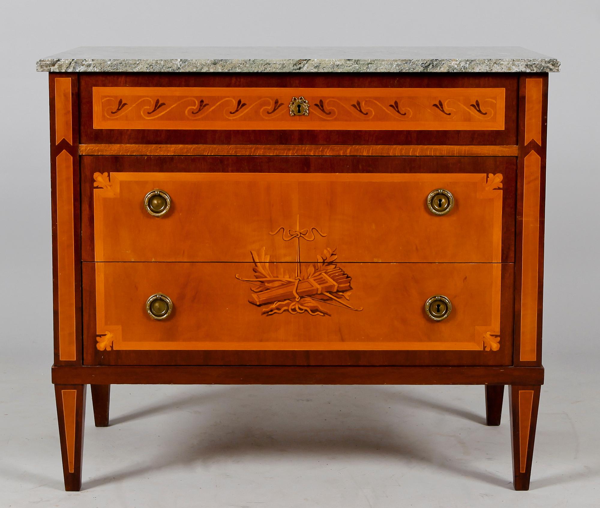 BYRÅ, gustaviansk stil, 1900-talets mitt.