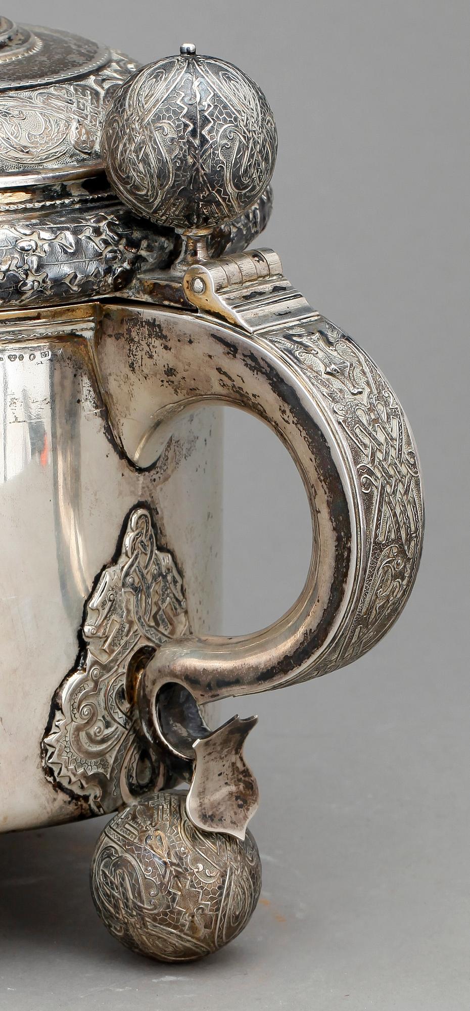 DRYCKESKANNA, silver, barockstil, Guldsmedsaktiebolaget, Stockholm, 1916. Vikt ca 1094g.